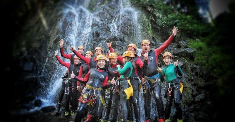 sao-miguel-caldeiroes-canyoning-experience
