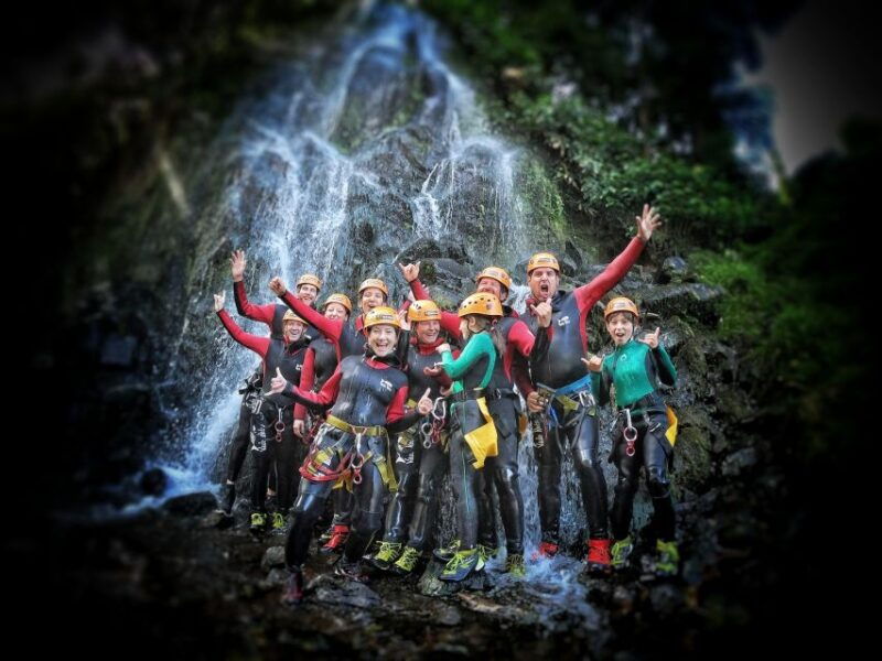 sao-miguel-caldeiroes-canyoning-experience