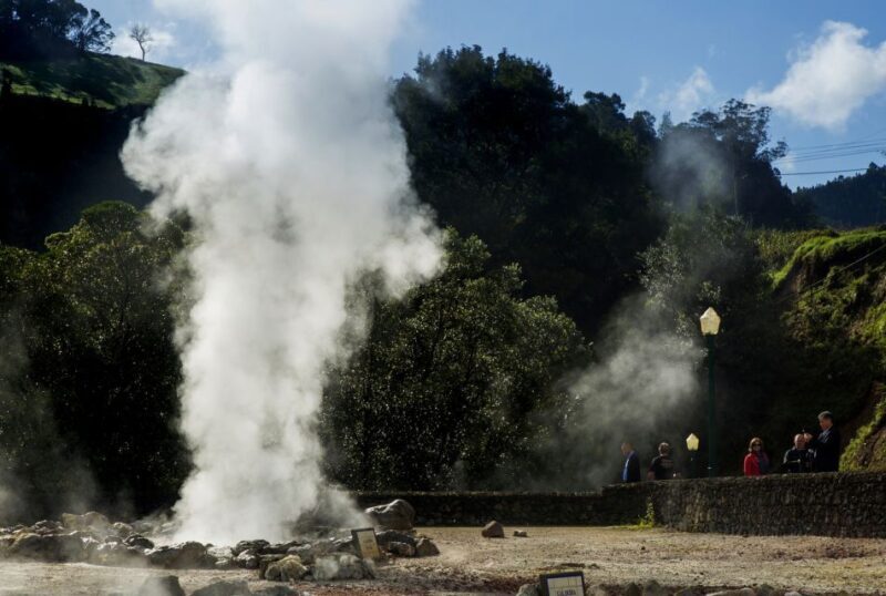 São Miguel East: Full-Day Van Tour with Lunch - FAQ