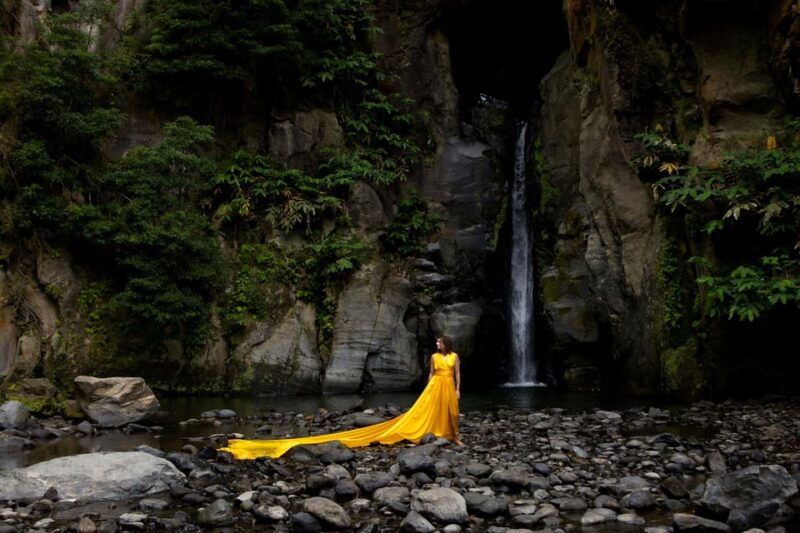 sao-miguel-photoshoot-with-a-professional-in-azores