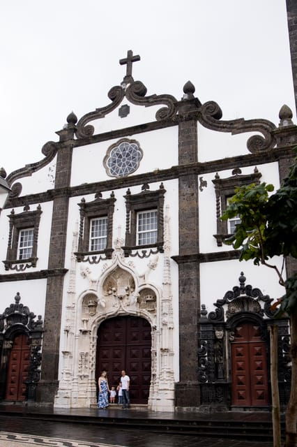 sao-miguel-photoshoot-with-a-professional-in-azores