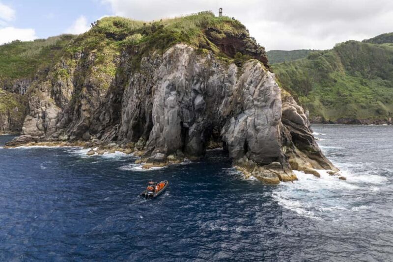 São Miguel: Private Bachelor Boat Tour with Drinks & Snacks - Why Choose the São Miguel Private Boat Tour?