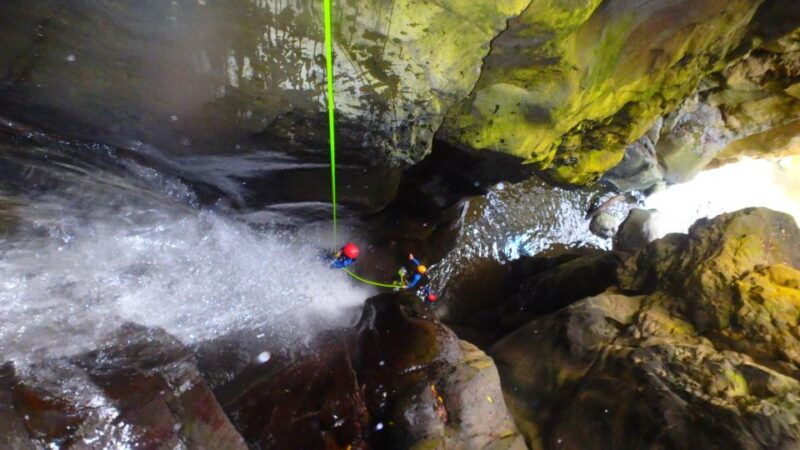 sao-miguel-ribeira-dos-caldeiroes-canyoning-experience