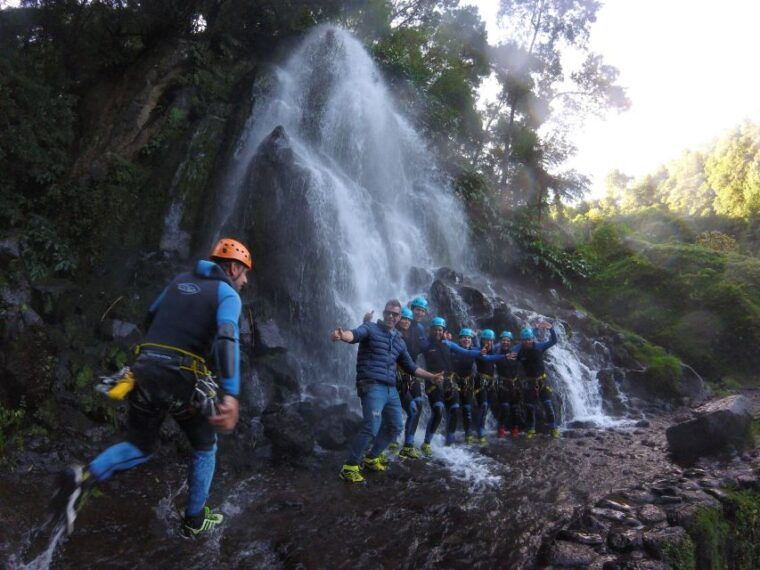 sao-miguel-ribeira-dos-caldeiroes-canyoning-experience