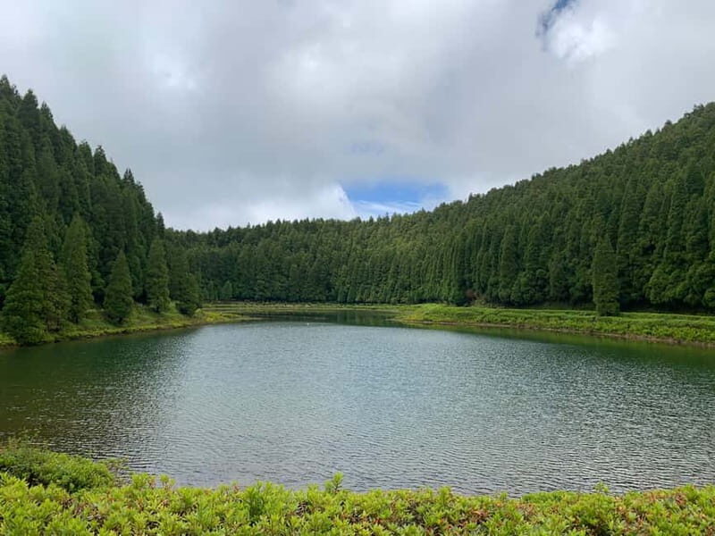 São Miguel: Sete Cidades Hiking, Picnic & Swim in Mosteiros - Who Should Consider This Tour?