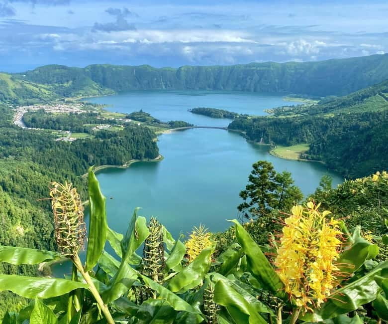 São Miguel: Sete Cidades & Pineapple Plantation Tour - Reviews from Past Participants