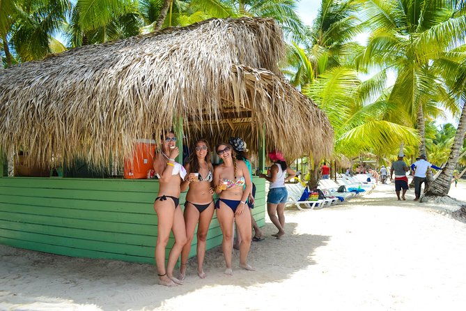 saona-island-day-trip-lobsters-wine-included