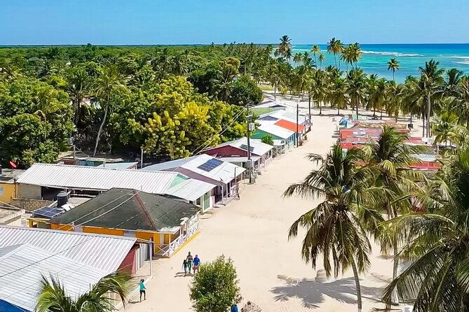 saona-mano-juan-song-of-the-beach-away-from-the-tourist-crowds