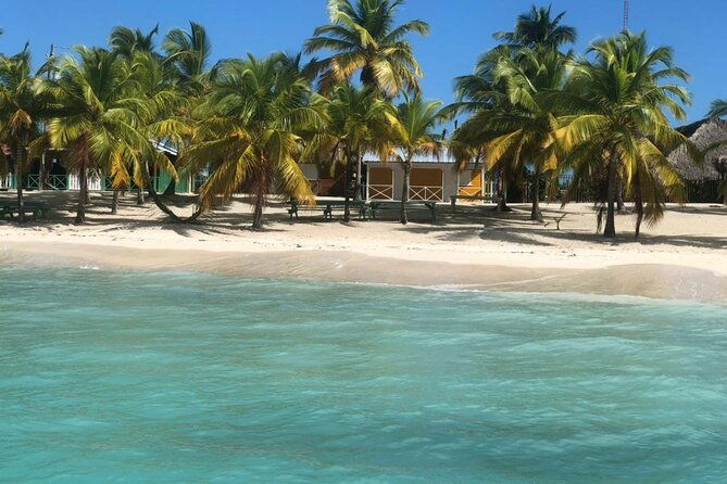 saona-mano-juan-song-of-the-beach-away-from-the-tourist-crowds