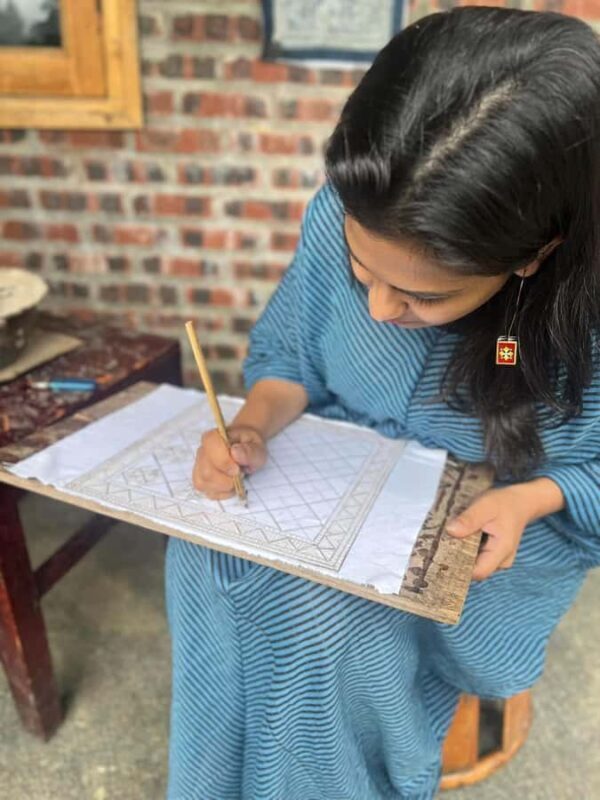 Sapa: Batik Wax Painting, Indigo Dyeing and Embroidery Class - Sapa: Batik Wax Painting, Indigo Dyeing and Embroidery Class — An Authentic Hmong Textile Experience