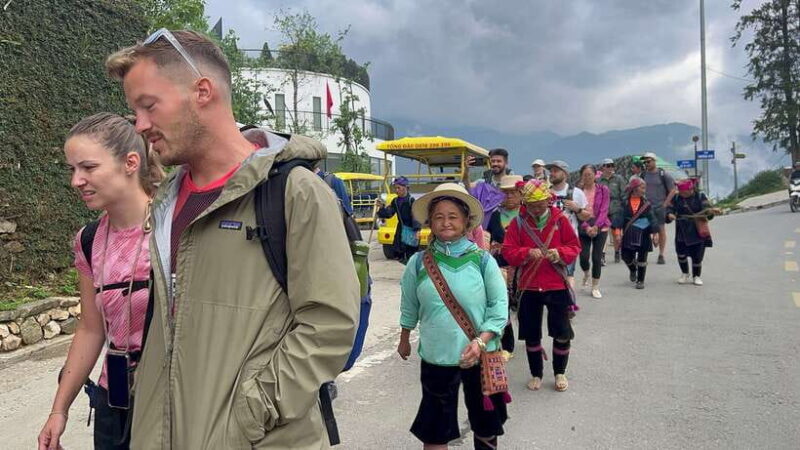 Sapa Fansipan Mountain, Cat Cat Village Trekking 2 Day Tour - First Day: Reaching Fansipan and the Cable Car Ride