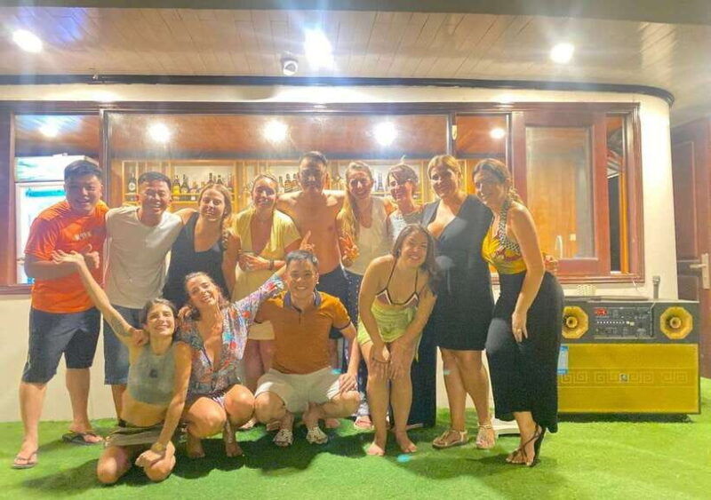 sapphire-cruise-2-day-discover-halong-lan-ha-bay-from-hanoi