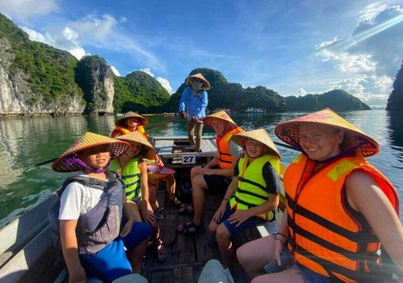 sapphire-cruise-2-day-discover-halong-lan-ha-bay-from-hanoi