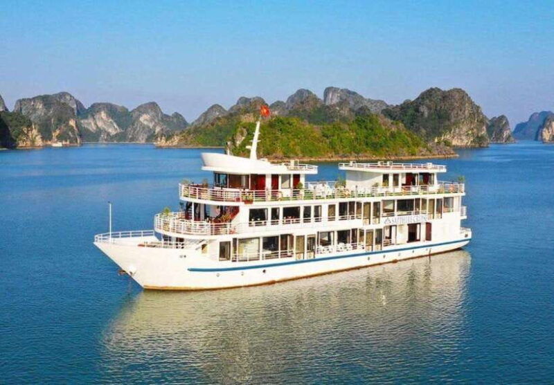sapphire-cruise-2-day-discover-halong-lan-ha-bay-from-hanoi