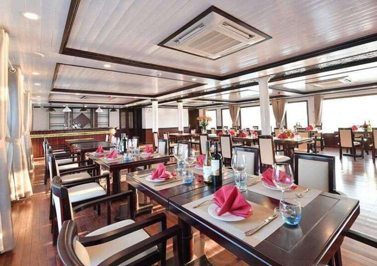 sapphire-cruise-2-day-discover-halong-lan-ha-bay-from-hanoi