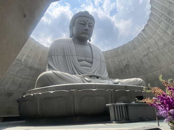sapporo-buddha-hill-tv-tower-and-sake-stand-bar-tour