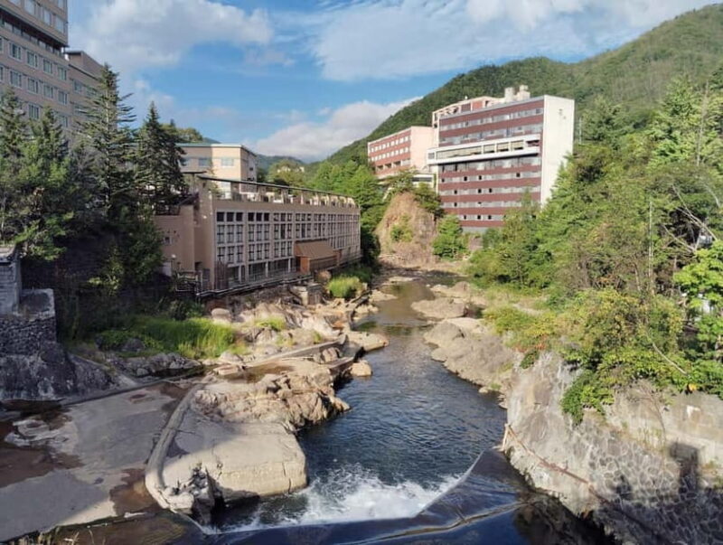 Sapporo: Jozankei Onsen Walk with Temple & Cave Visit - Exploring Jozankei: A Cultural and Natural Retreat