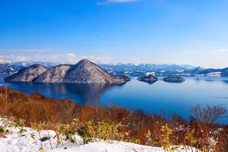 Sapporo: Lake Shikotsu Ice Festival & Lakeside Onsen Retreat - Transport & Group Dynamics