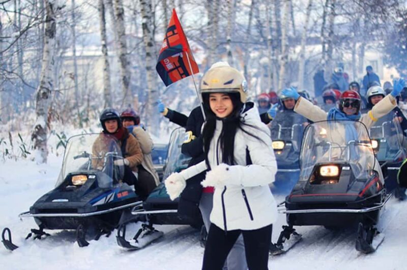 Sapporo: Lake Toya, Farm & Noboribetsu Hell Valley Day Trip - Encountering Brown Bears at Showa Shinzan Bear Ranch