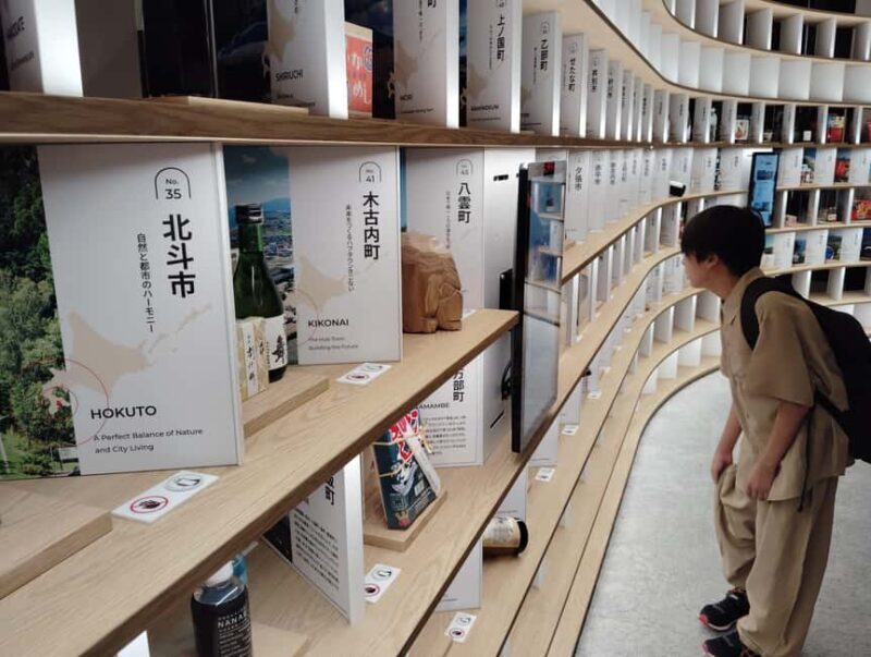 Sapporo: Tour of the Historic Red Brick Government Office - An In-Depth Look at the Tour Experience