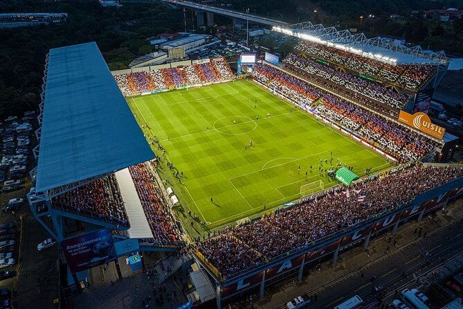 saprissa-soccer-team-local-match