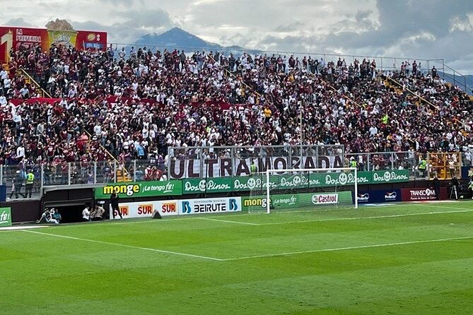 saprissa-soccer-team-local-match