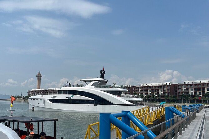 Saquila Yacht Journey: Discover Bai Tu Long or Halong Bay - Introduction to the Saquila Yacht Journey