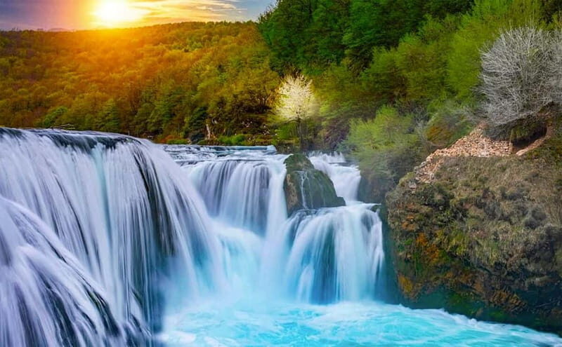 Sarajevo: Day Trip to Strbacki Buk, Jajce, Waterfalls Tour - Exploring the Natural Highlights