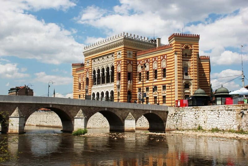 Sarajevo: Discover Sarajevo Walking Tour with Local Guide - Key Points