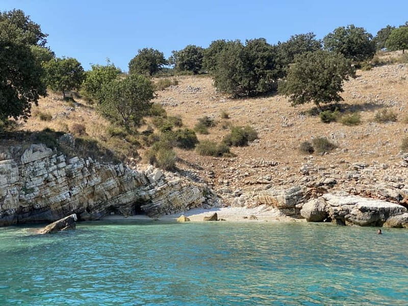 Saranda: Boat Trip to 6 Spots + Free Drink & Free Umbrellas - Who Is This Tour Best For?