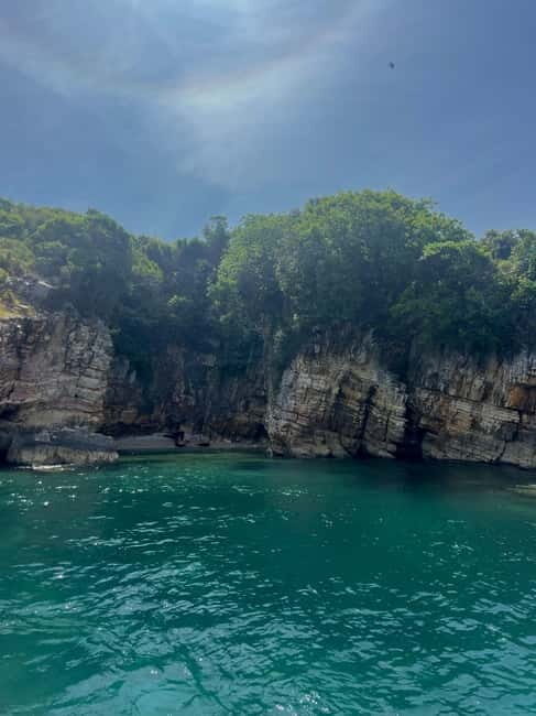 Sarandë Boat Tour with Free Beach Umbrella Access - A Detailed Journey through the Albanian Coast