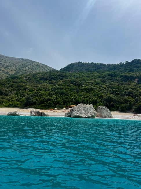 Sarandë Boat Tour with Free Beach Umbrella Access - FAQ
