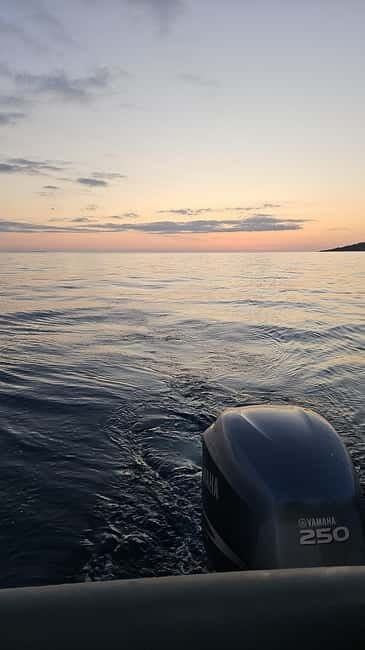Sarandë: Sunset boat tour with local wine - Why This Tour Is a Great Choice