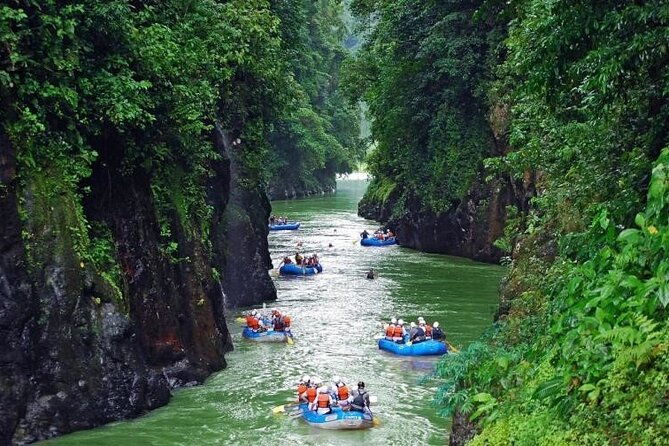 sarapiqui-white-water-rafting-from-la-fortuna