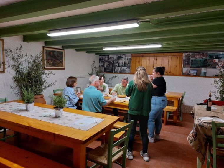 sarteano-visit-to-the-mill-and-oil-tasting