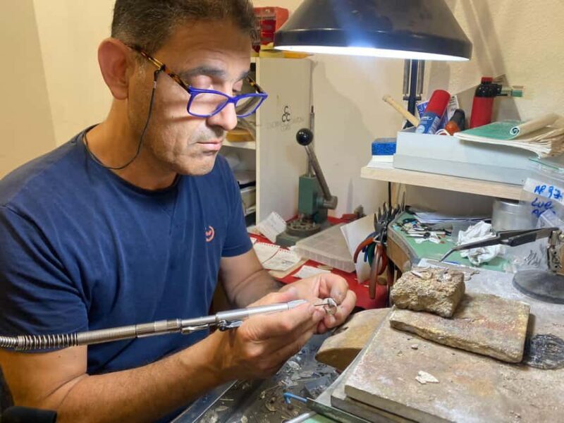 Sassari: Sardinian Filigree Jewelry Workshop - An In-Depth Look at the Sardinian Filigree Jewelry Workshop