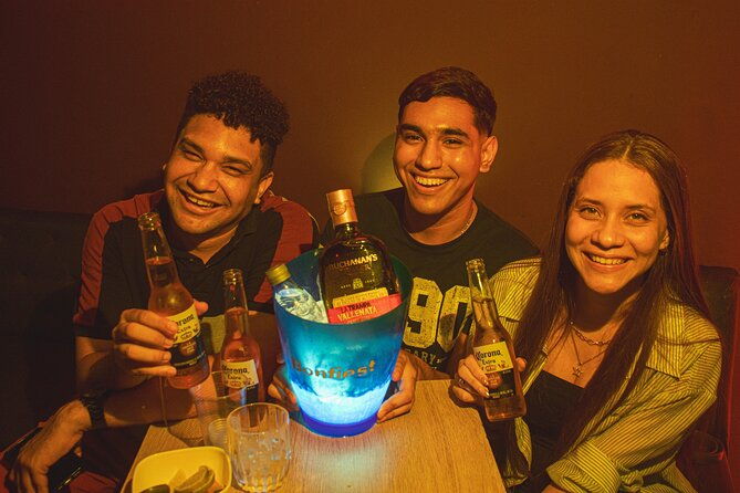 saturday-night-bar-crawl-in-barranquilla-colombia