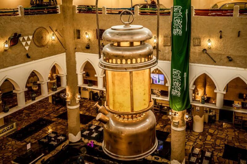 Saudi Arabia Tour from Bahrain including Traditional Meal - Key Points