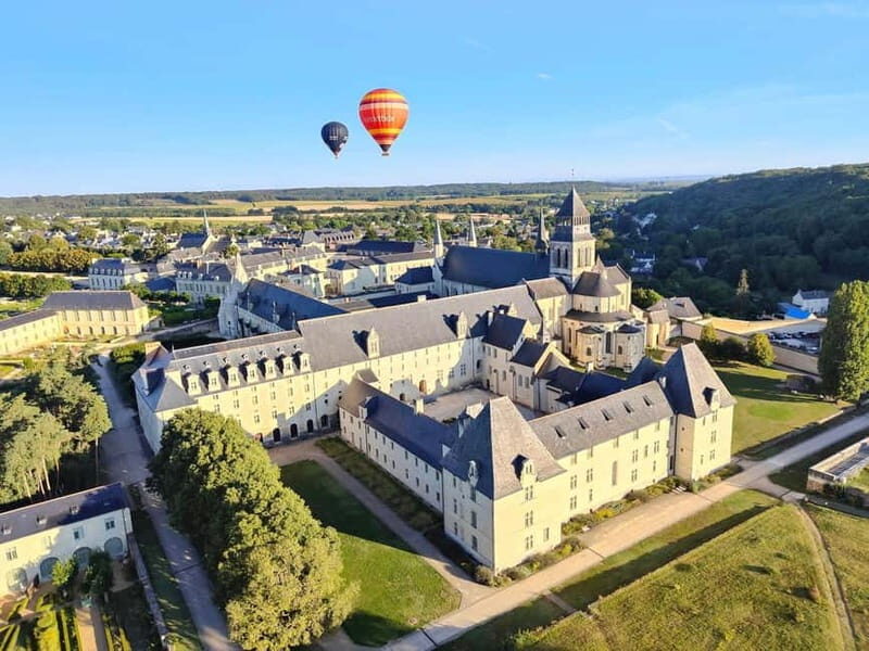 Saumur and the châteaux of the Loire Valley: Hot air balloon flight - Key Points