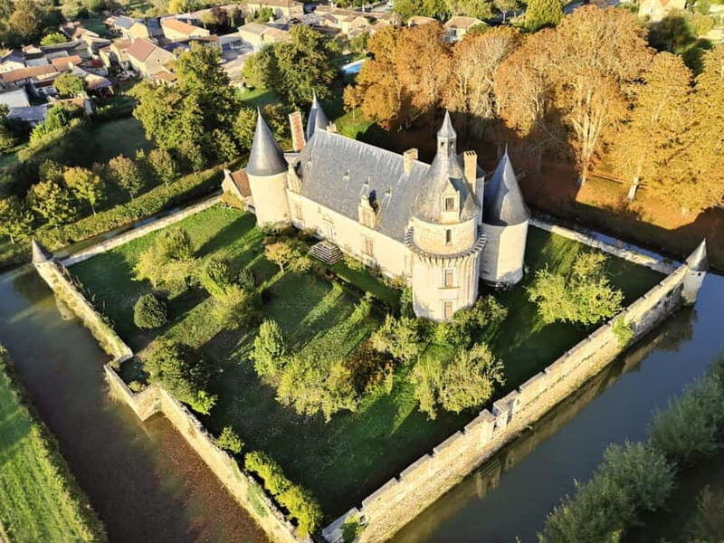Saumur and the châteaux of the Loire Valley: Hot air balloon flight - What Makes This Hot Air Balloon Flight Special?