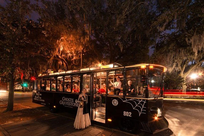savannah-ghosts-gravestones-trolley-tour-2