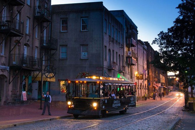 savannah-ghosts-gravestones-trolley-tour-2