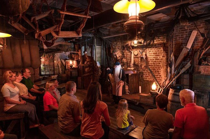 savannah-ghosts-gravestones-trolley-tour-2