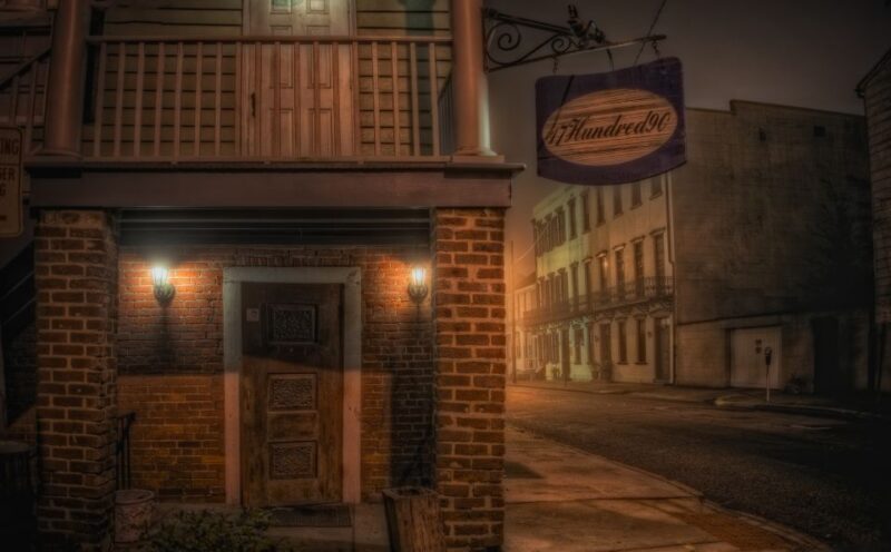 Savannah: Haunted Pub Crawl - An Overview of the Haunted Pub Crawl Experience  