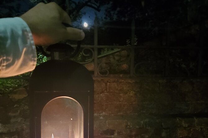 savannah-history-and-haunts-candlelit-ghost-walking-tour