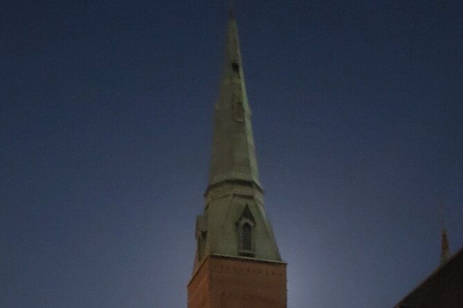 savannah-history-and-haunts-candlelit-ghost-walking-tour