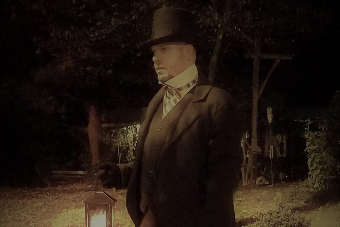 savannah-history-and-haunts-candlelit-ghost-walking-tour