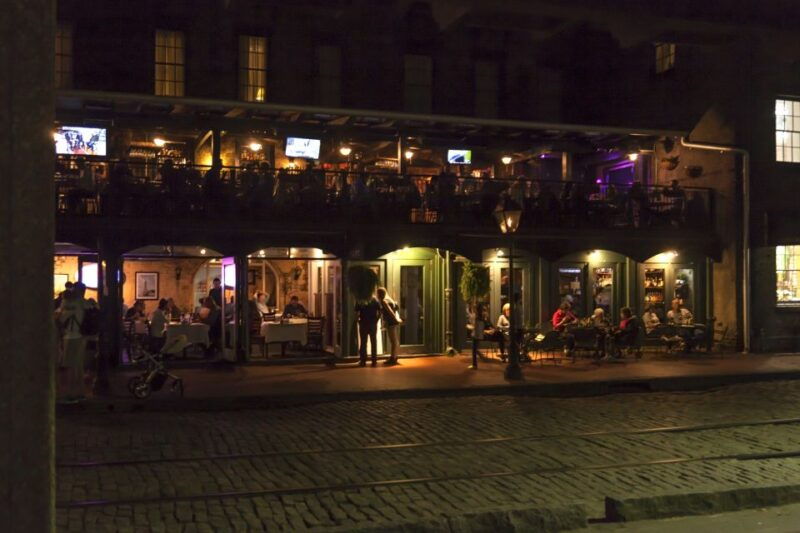 savannah-midnight-in-the-garden-walking-tour-and-pub-crawl