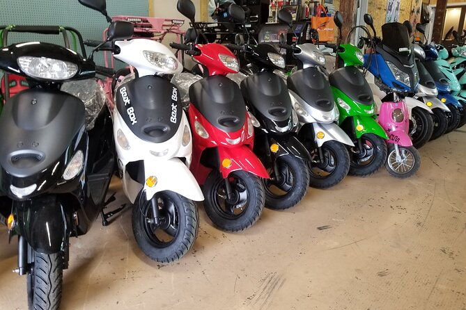 savannah-scooter-and-trike-rental-with-helmet