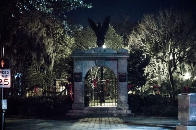 savannah-terrors-spirits-spirits-haunted-pub-crawl-2